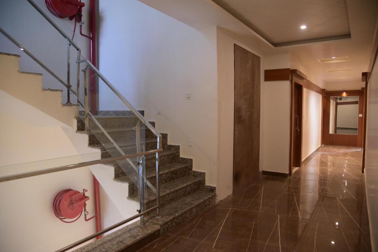Hotel Le Cypress Bareilly Exterior photo