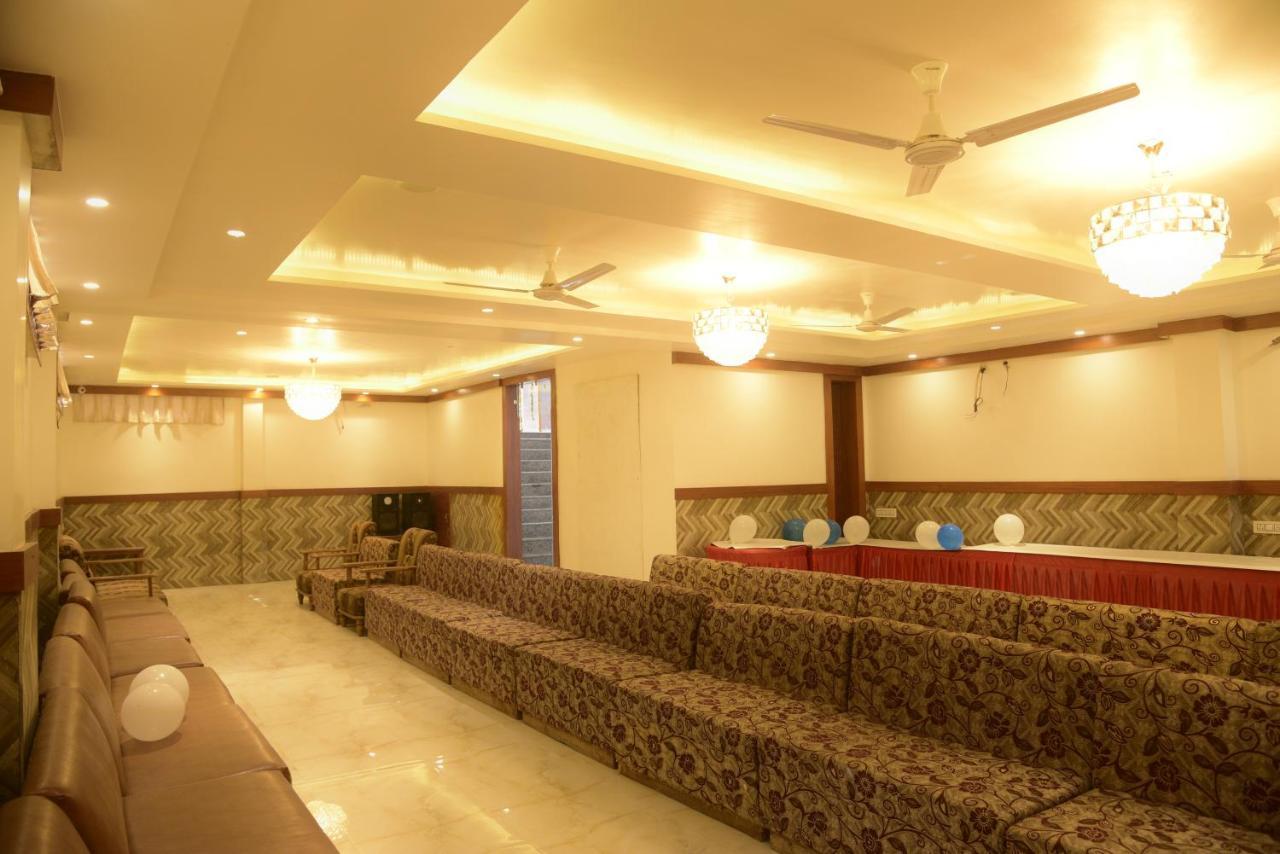 Hotel Le Cypress Bareilly Exterior photo